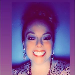 Meet your Posher, Christie. CHECK OUT MY Mercari 2